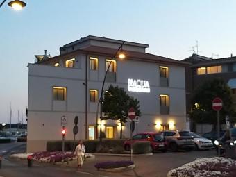 Aqua Boutique Hotel 
