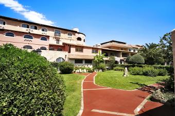 Colonna Beach Hotel&Residence